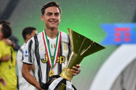 Tras haber sido elegido el jugador más valioso de la Serie A: Dybala no sólo va por la Champions League.
